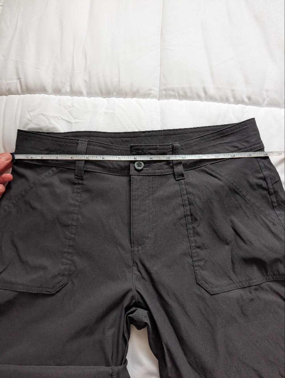 Eddie Bauer Black Women's Athletic Hike Roll-Cuff Shorts Size 8 Some Stretch - Picture 12 of 14